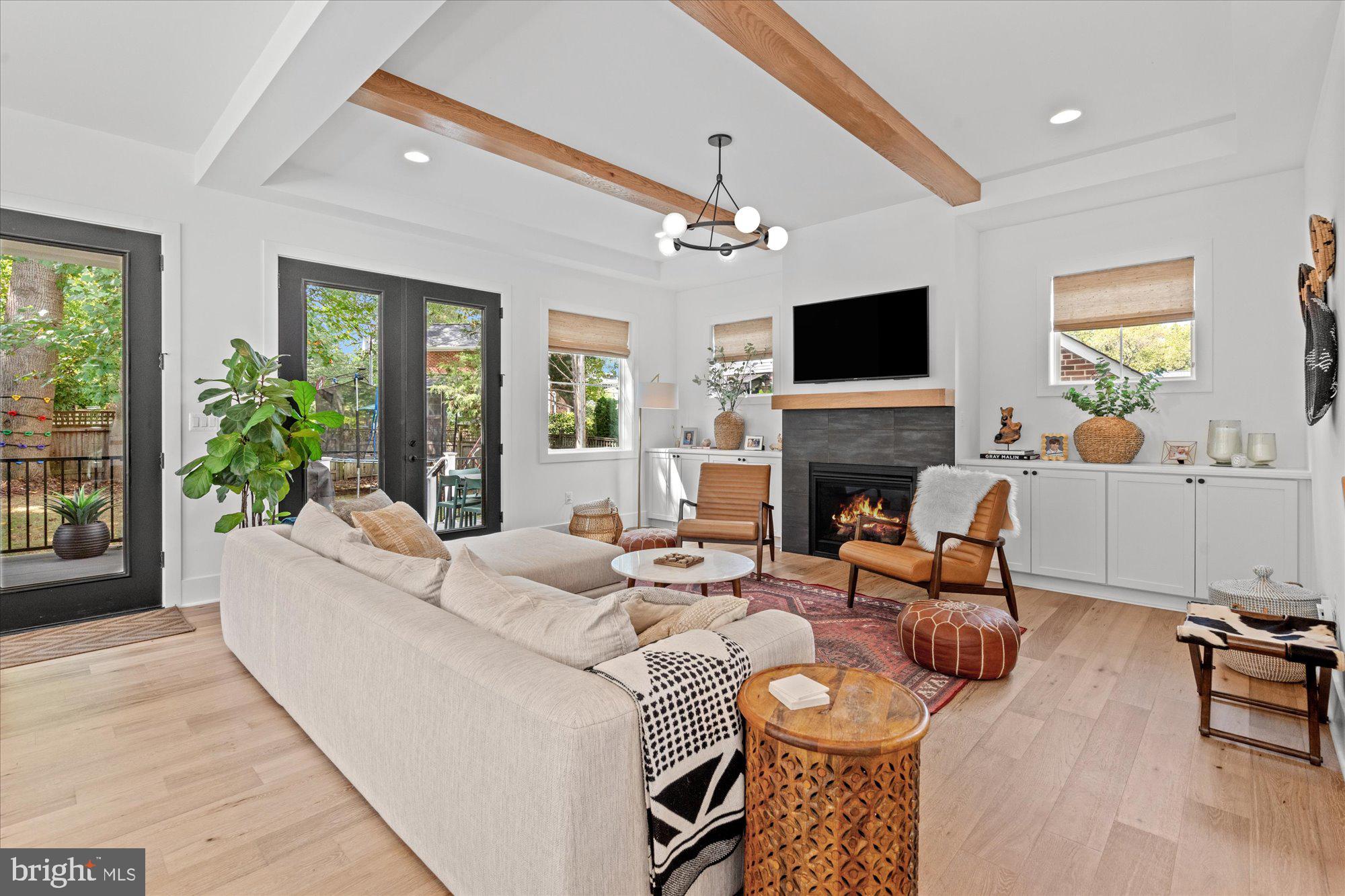 2728 N EDISON STREET