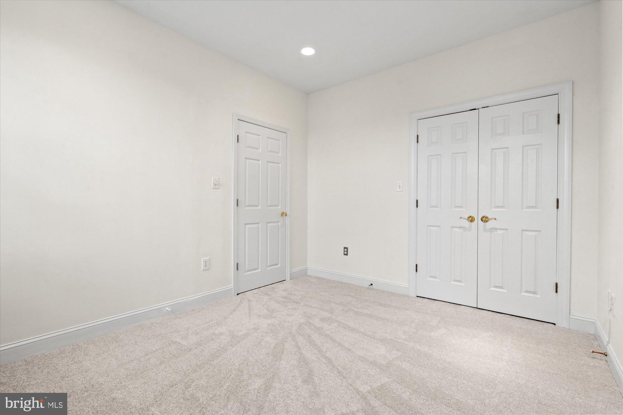 2622 CLARENDON BOULEVARD