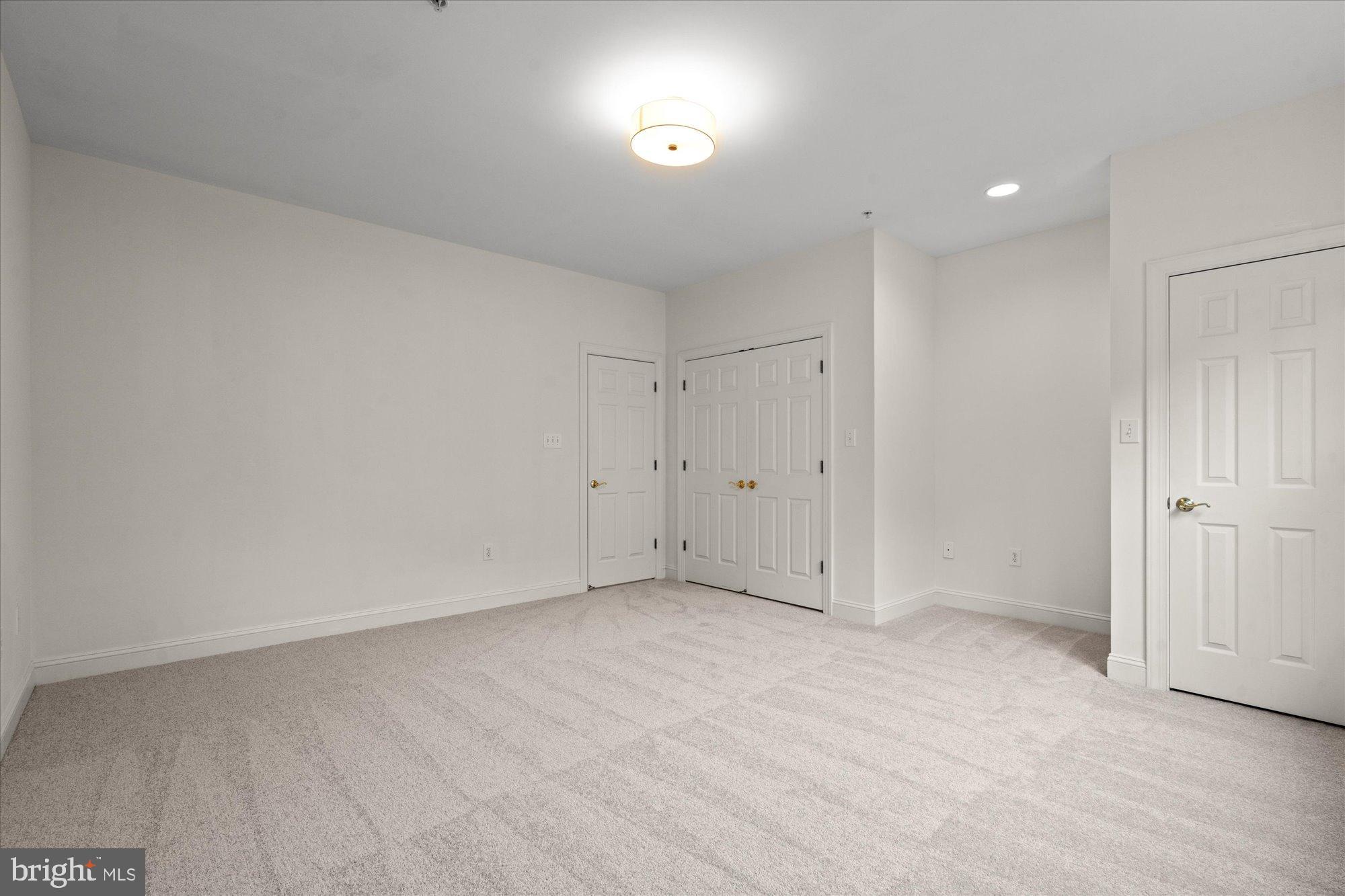 2622 CLARENDON BOULEVARD