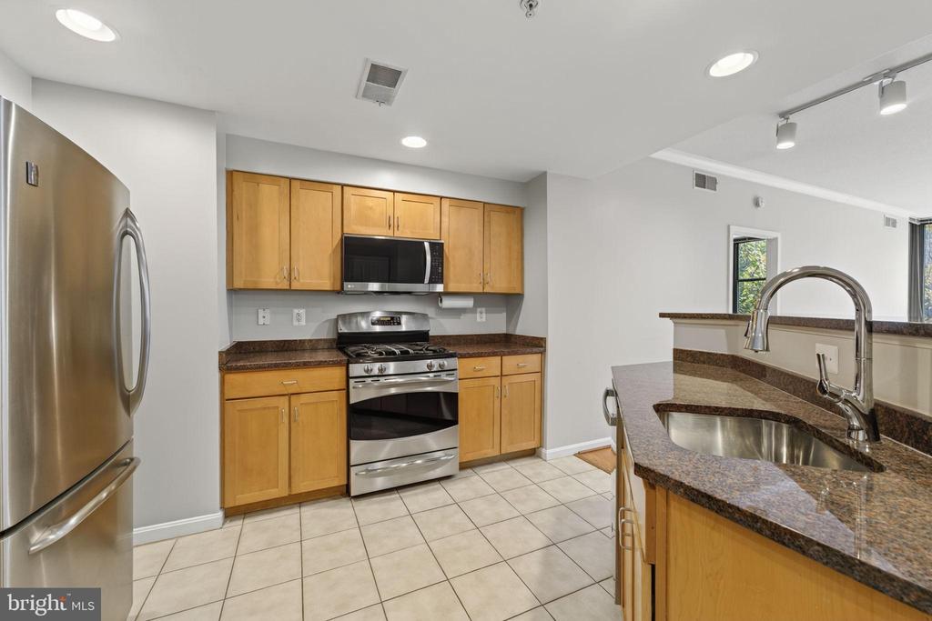 2220 FAIRFAX DRIVE 206