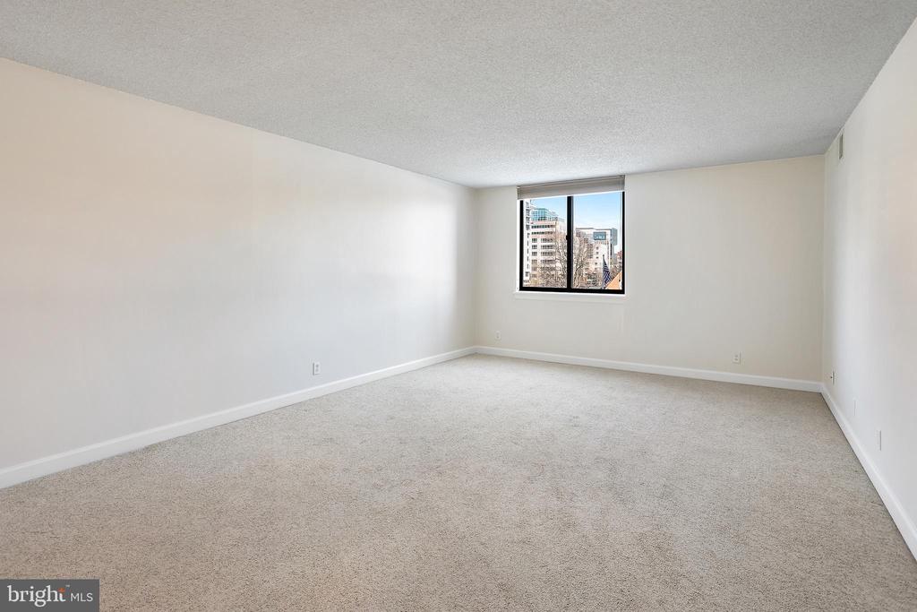 3800 FAIRFAX DRIVE 104
