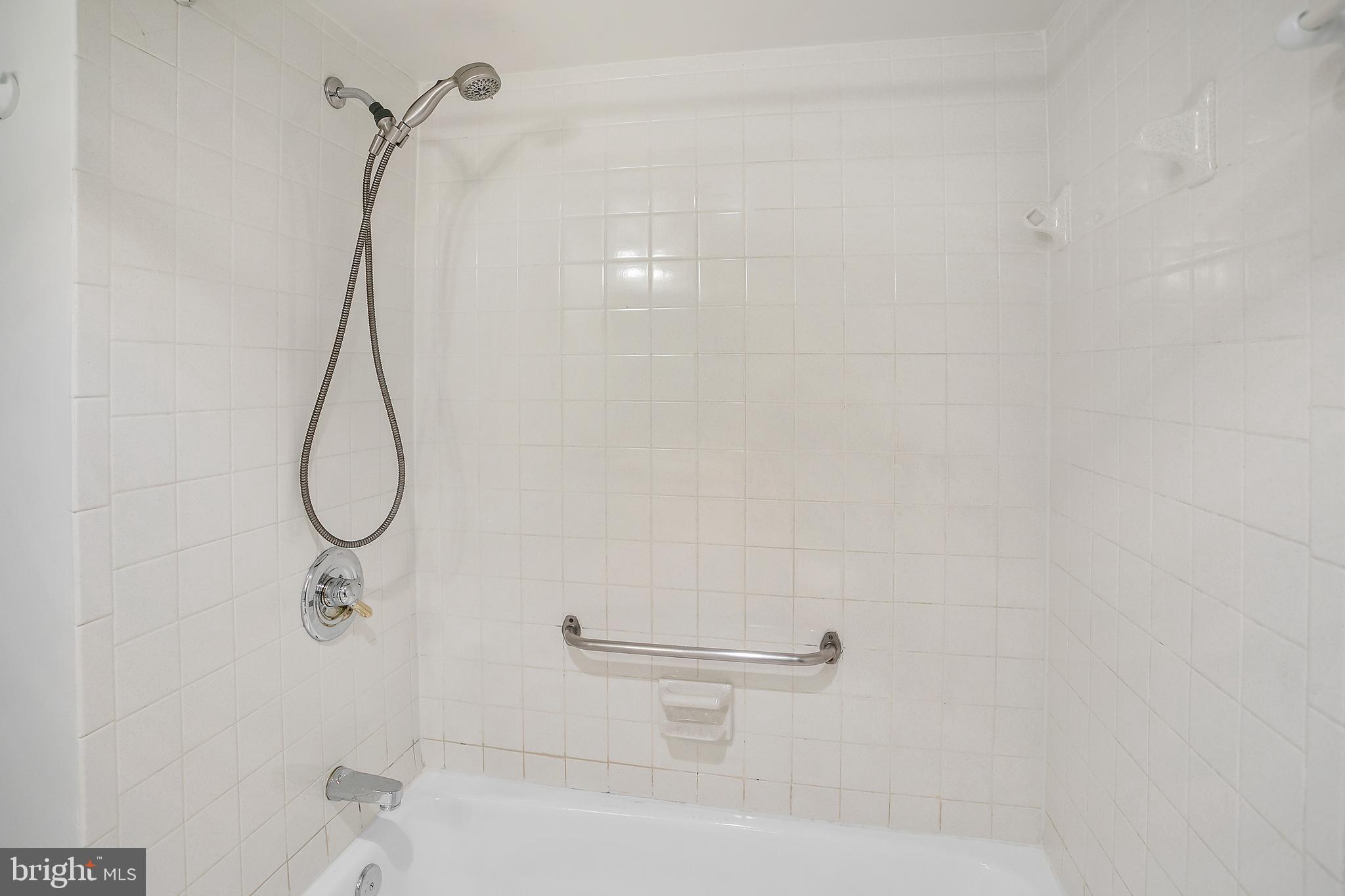 3800 FAIRFAX DRIVE 104