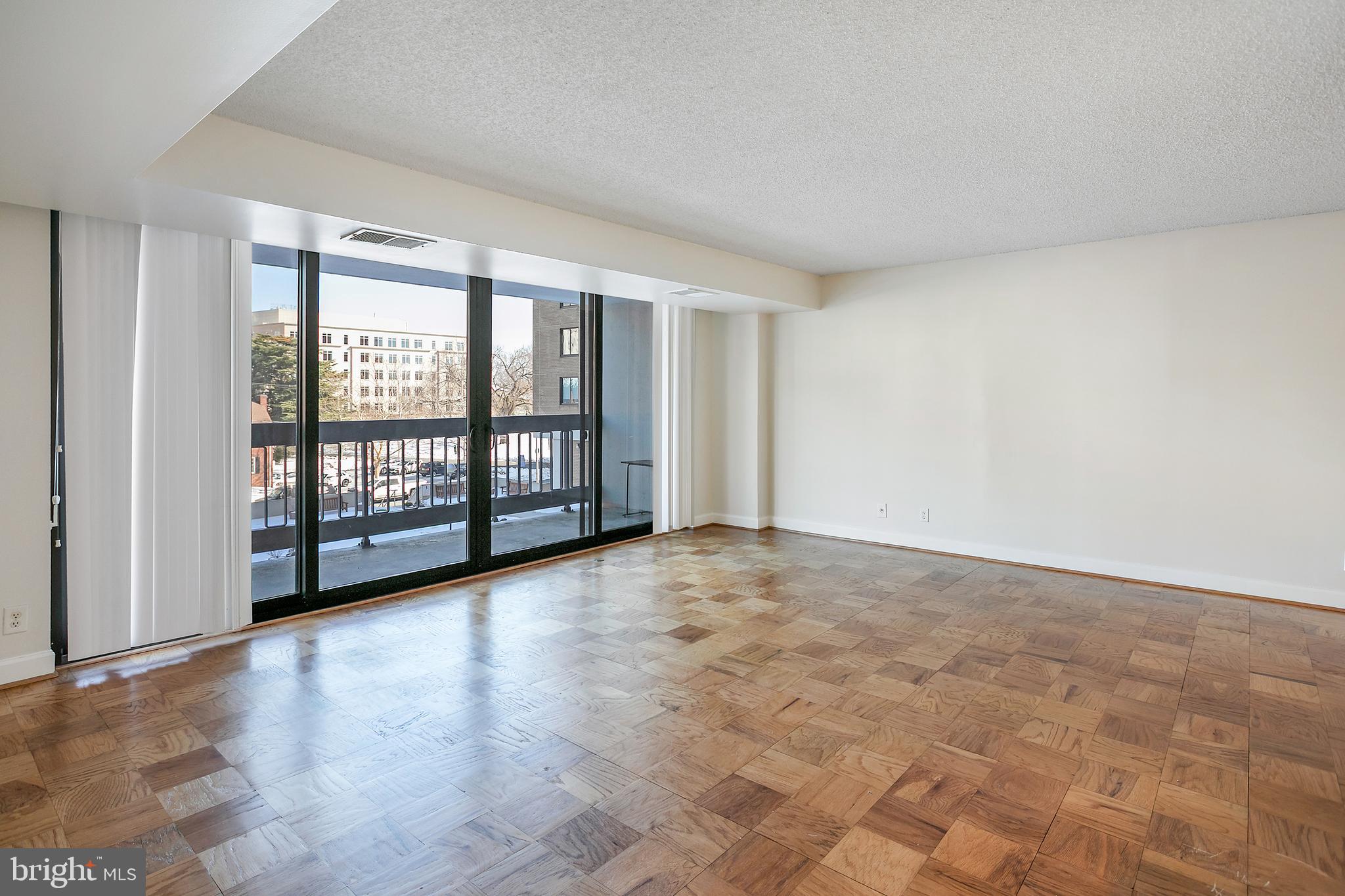 3800 FAIRFAX DRIVE 104