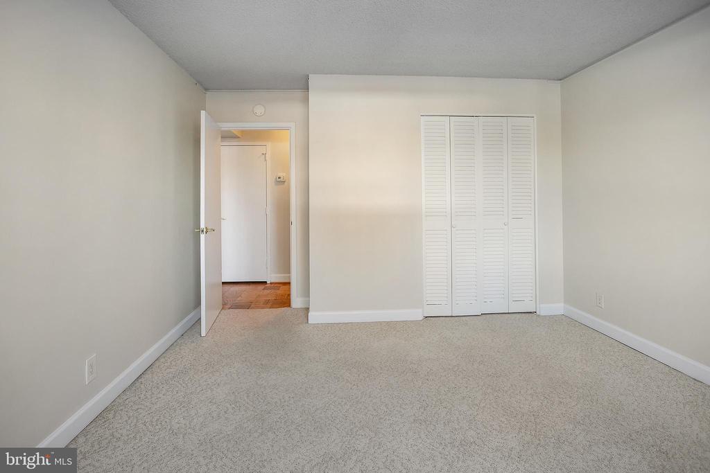 3800 FAIRFAX DRIVE 104