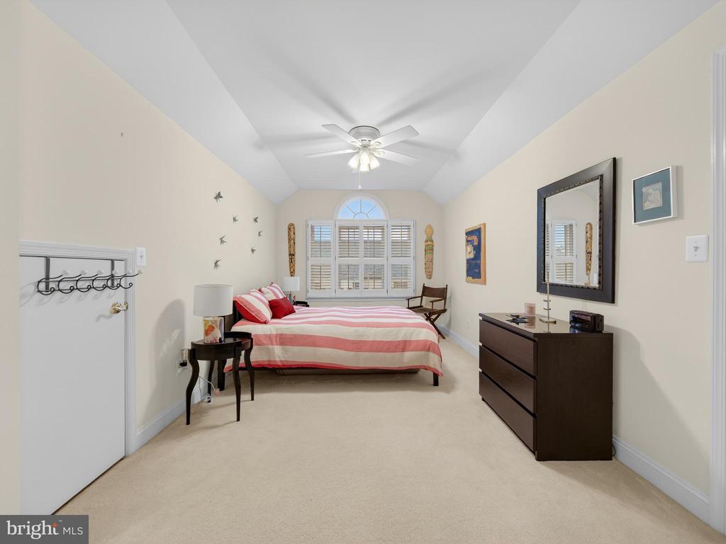 1723 22ND COURT N