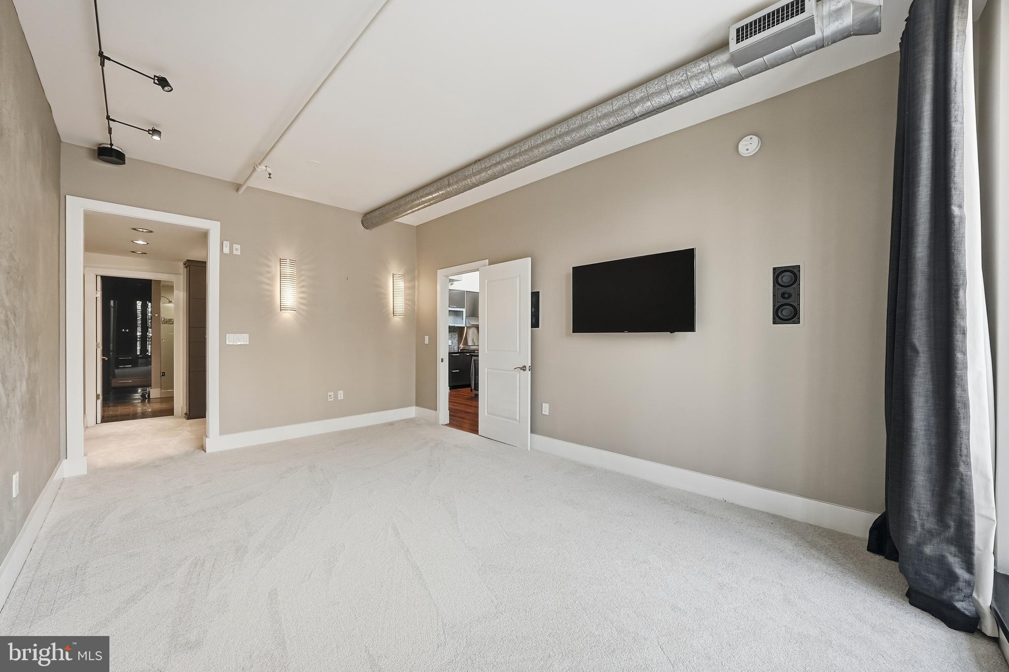 1615 N QUEEN STREET M603