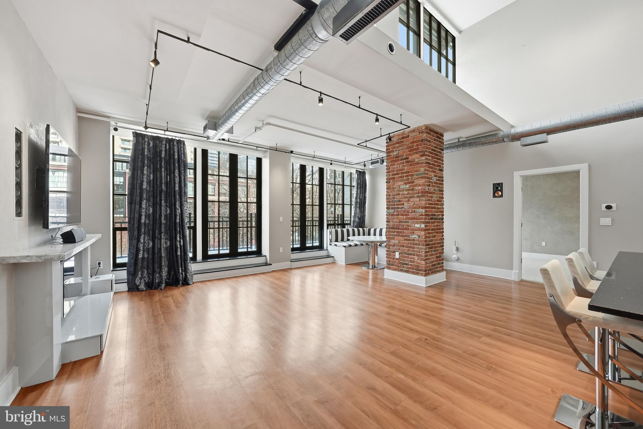 1615 N QUEEN STREET M603