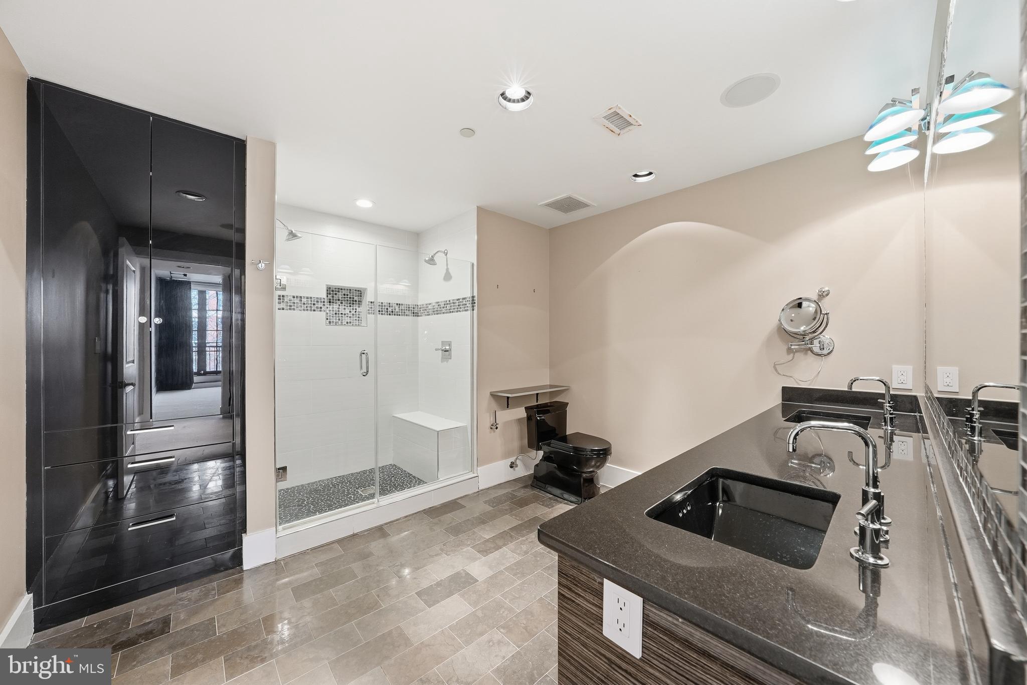 1615 N QUEEN STREET M603