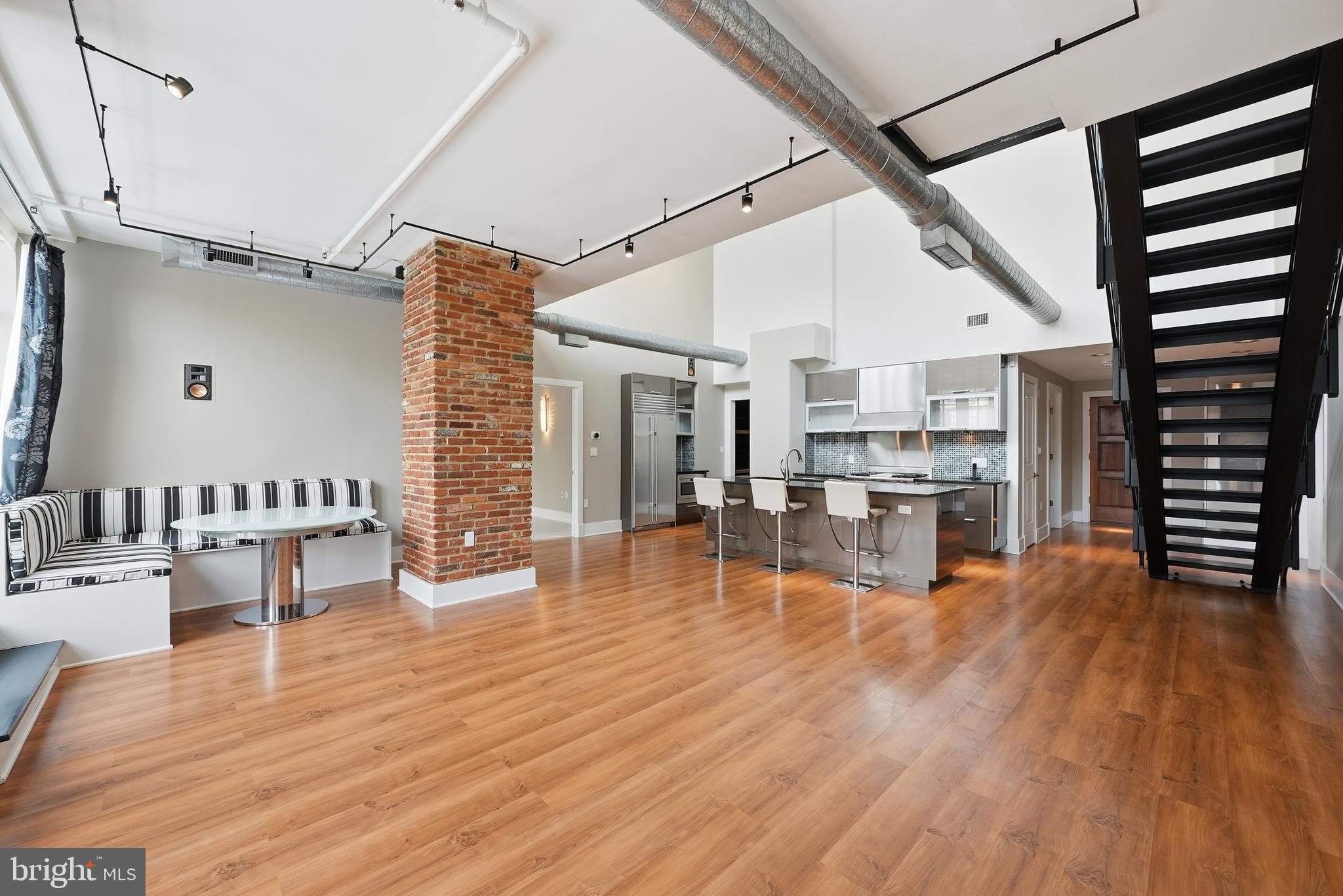 1615 N QUEEN STREET M603