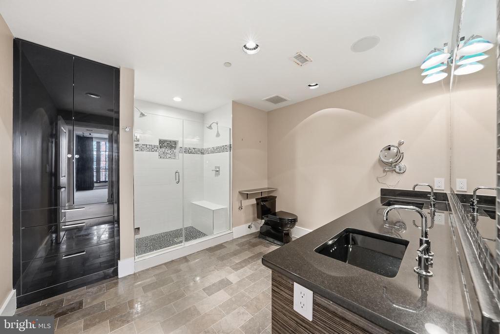1615 N QUEEN STREET M603