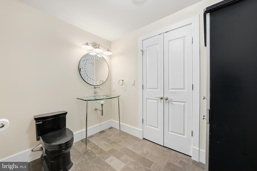 1615 N QUEEN STREET M603