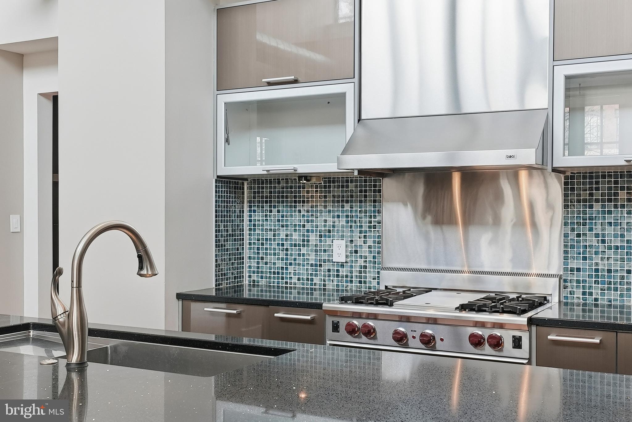 1615 N QUEEN STREET M603