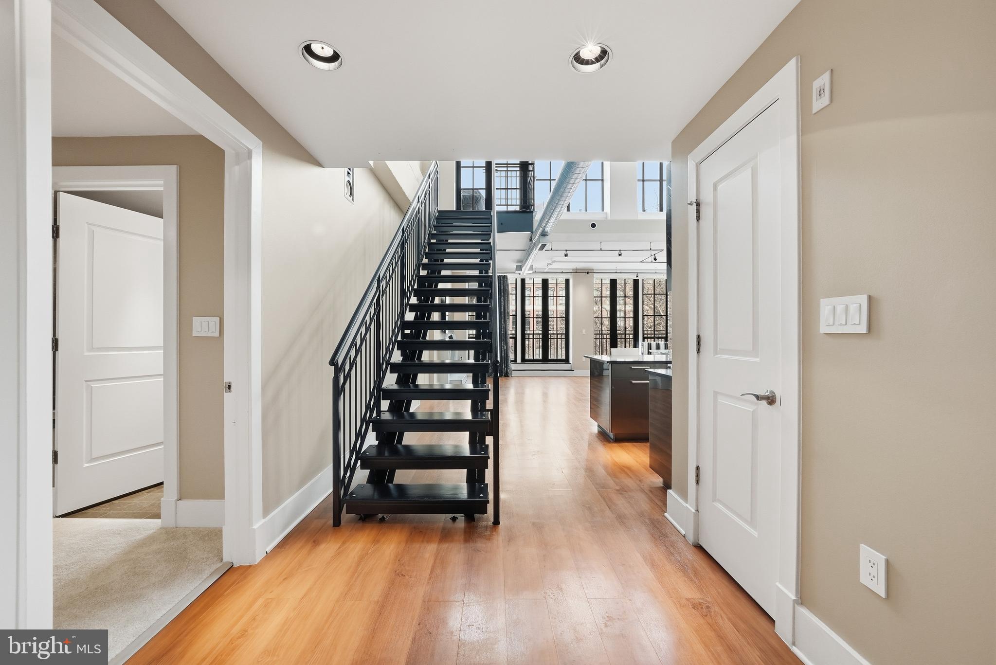 1615 N QUEEN STREET M603