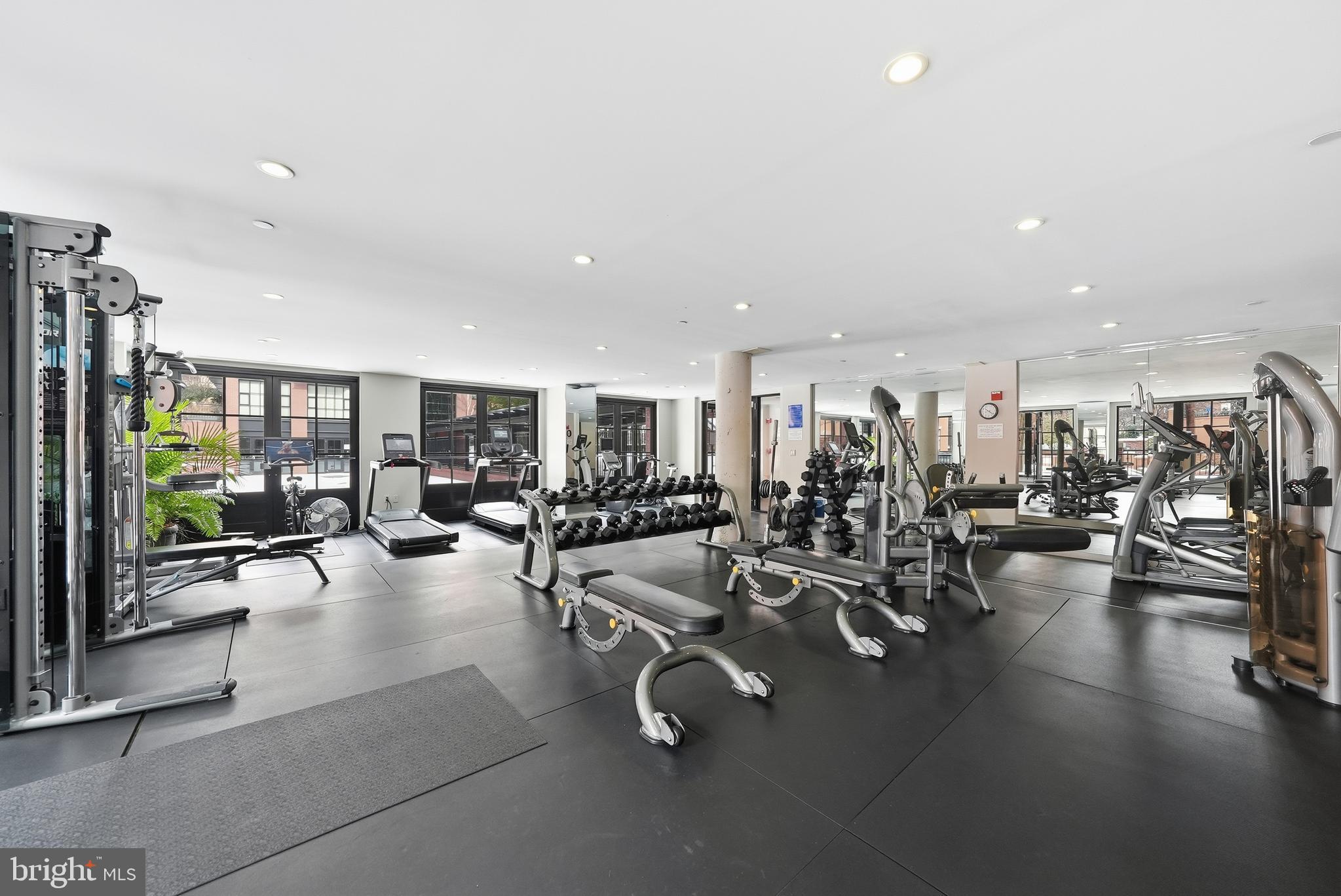 1615 N QUEEN STREET M603