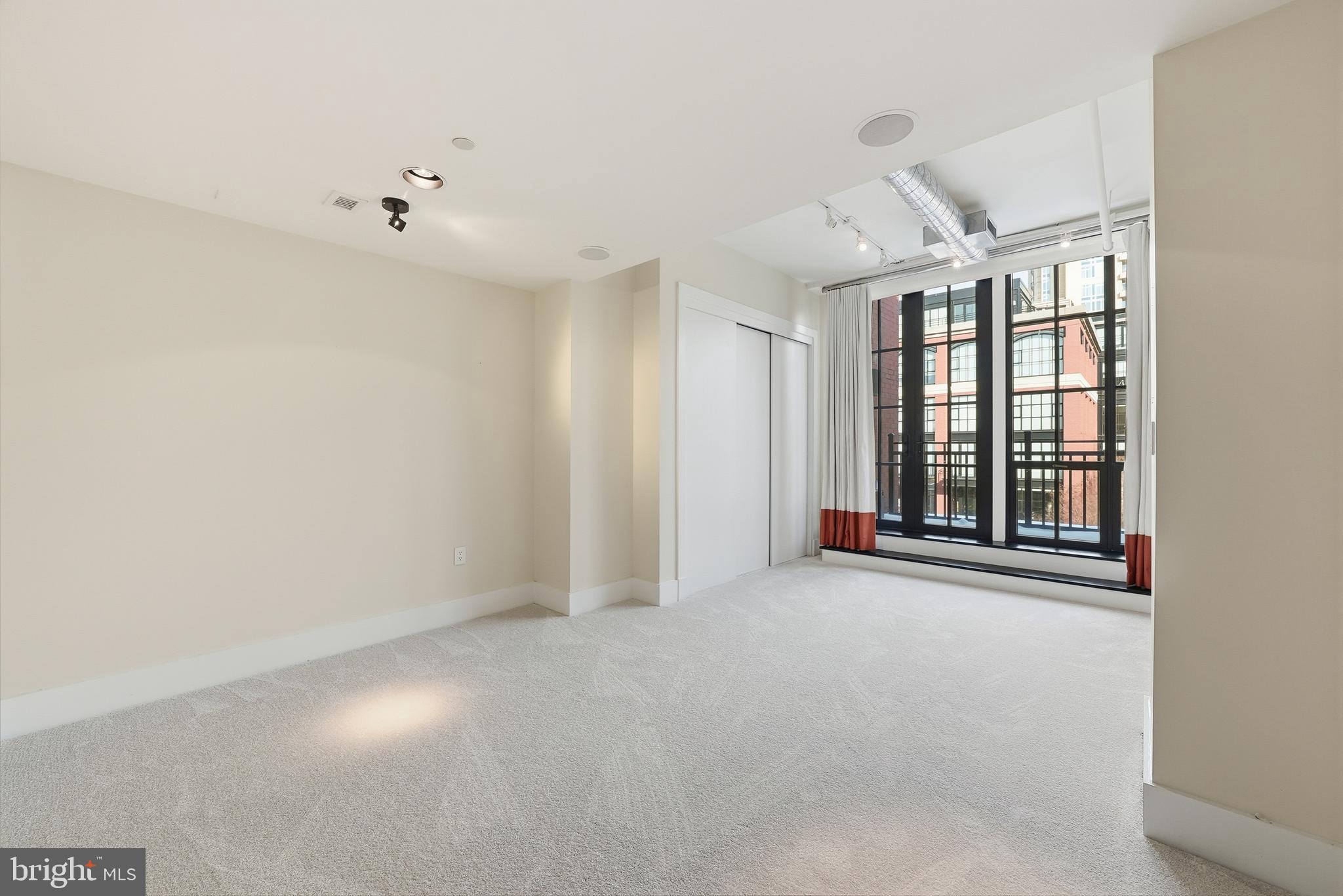 1615 N QUEEN STREET M603