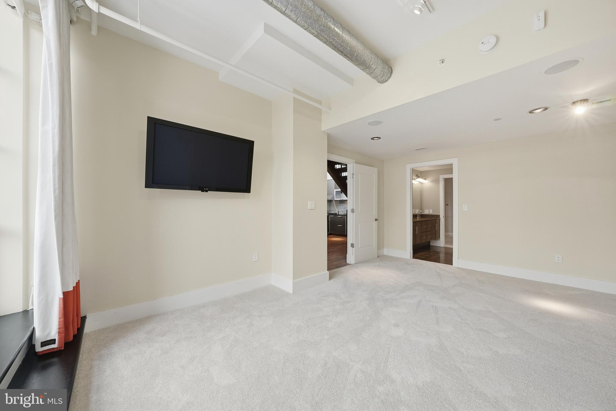 1615 N QUEEN STREET M603