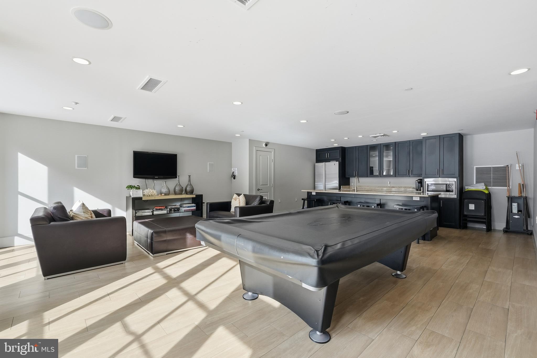 1615 N QUEEN STREET M603