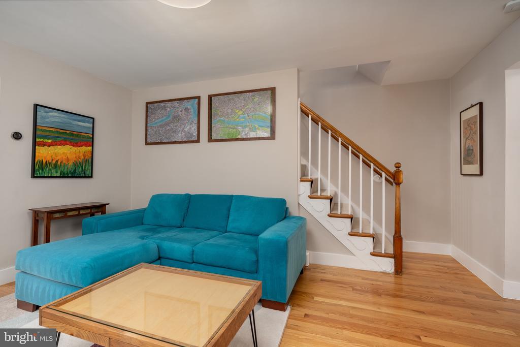 1628 N COLONIAL TERRACE