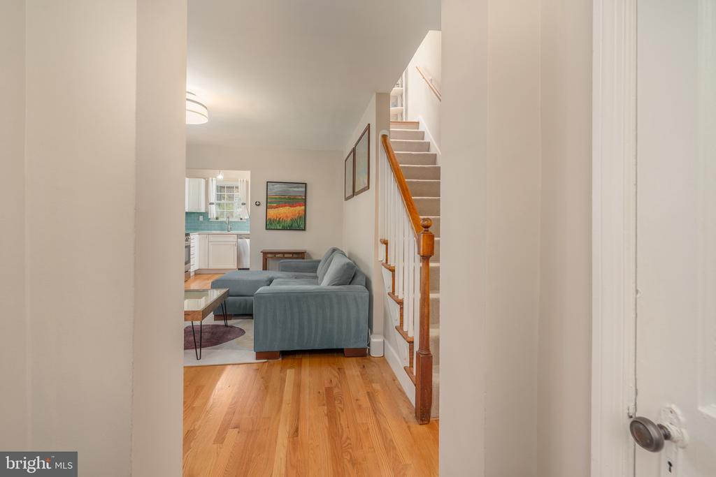 1628 N COLONIAL TERRACE