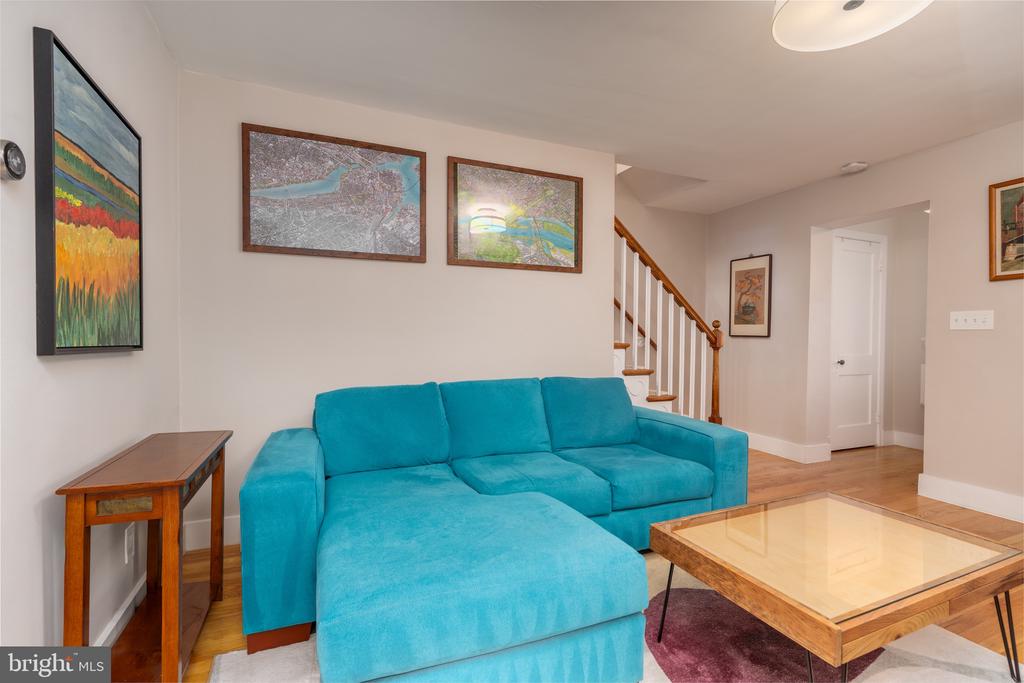 1628 N COLONIAL TERRACE