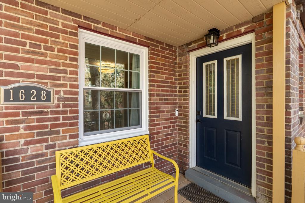 1628 N COLONIAL TERRACE