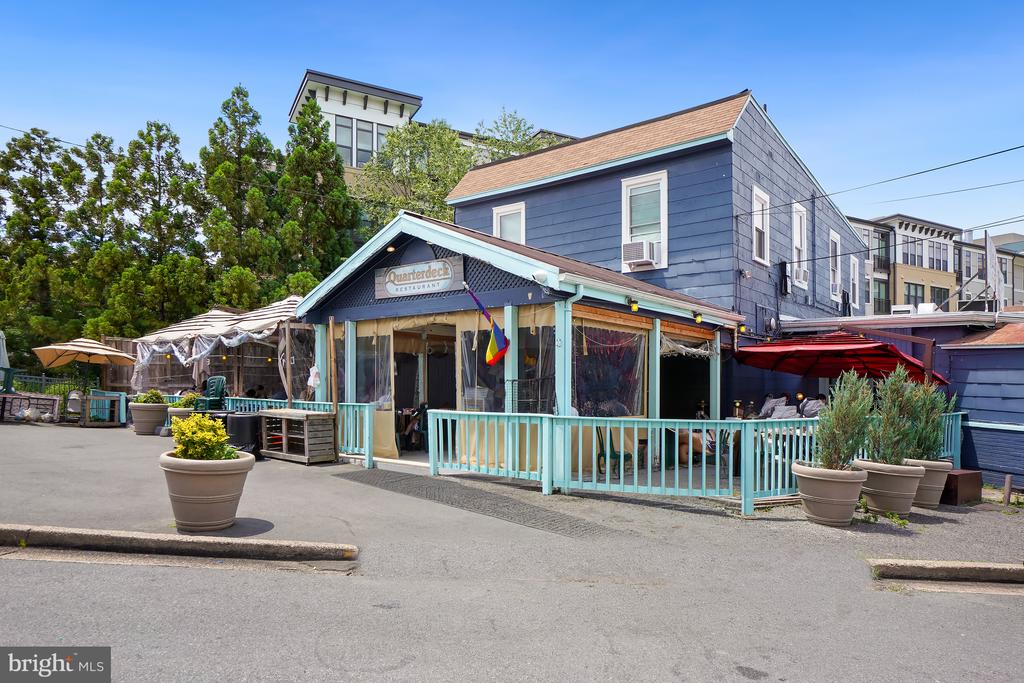 1245 N PIERCE STREET 5