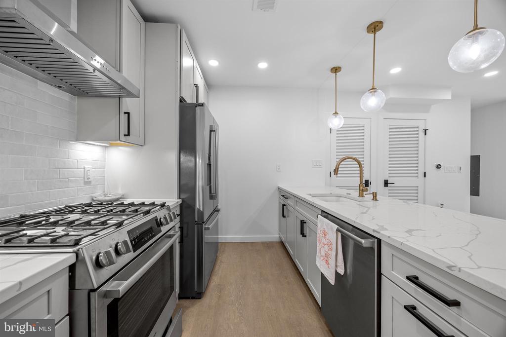 1201 N QUINN STREET Unit: 101