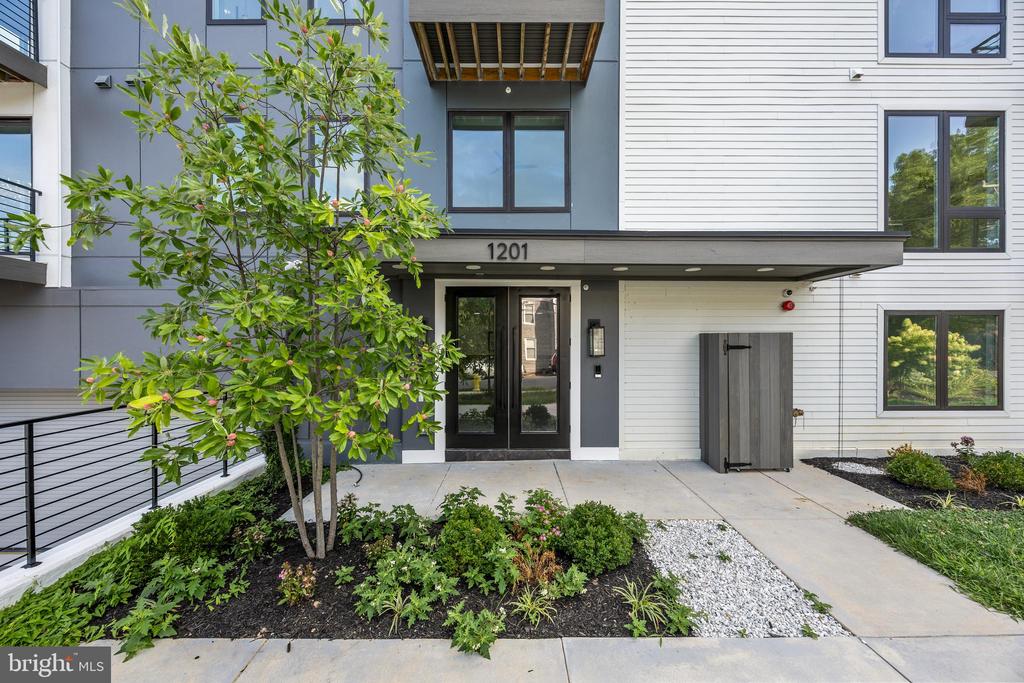 1201 N QUINN STREET Unit: 101