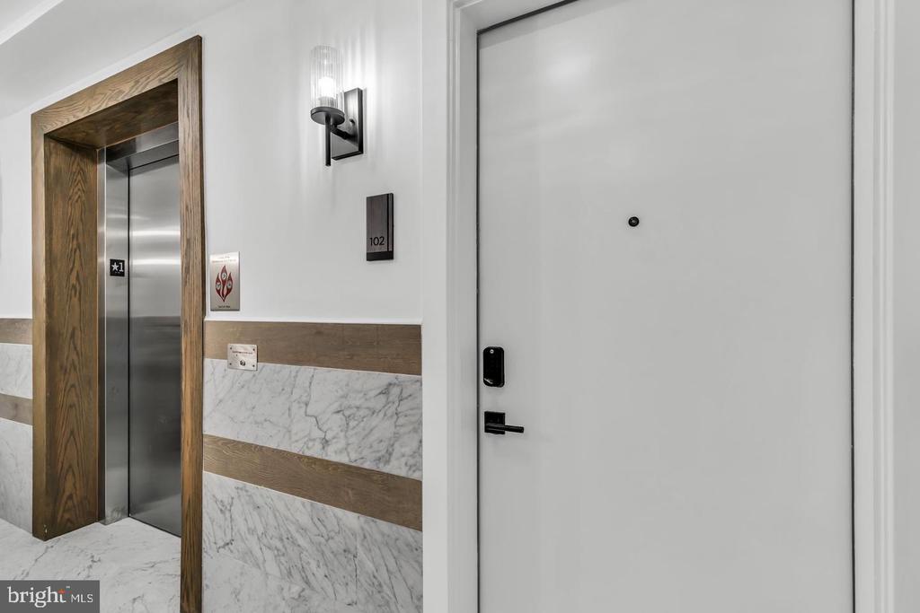 1201 N QUINN STREET Unit: 101