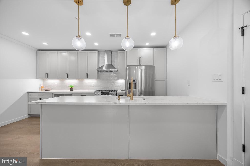 1201 N QUINN STREET Unit: 101