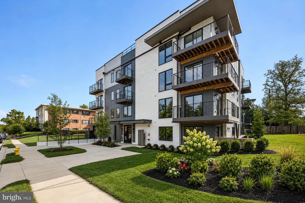1201 N QUINN STREET Unit: 101