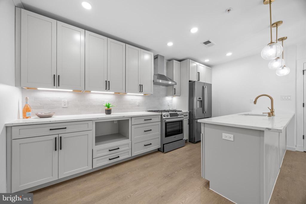 1201 N QUINN STREET Unit: 101