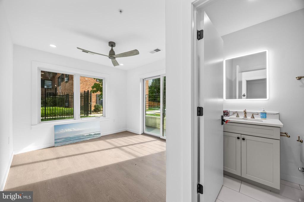 1201 N QUINN STREET Unit: 101