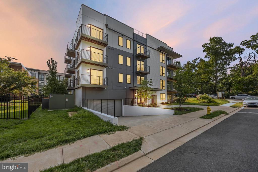 1201 N QUINN STREET Unit: 101