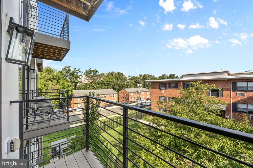 1201 N QUINN STREET Unit: 101