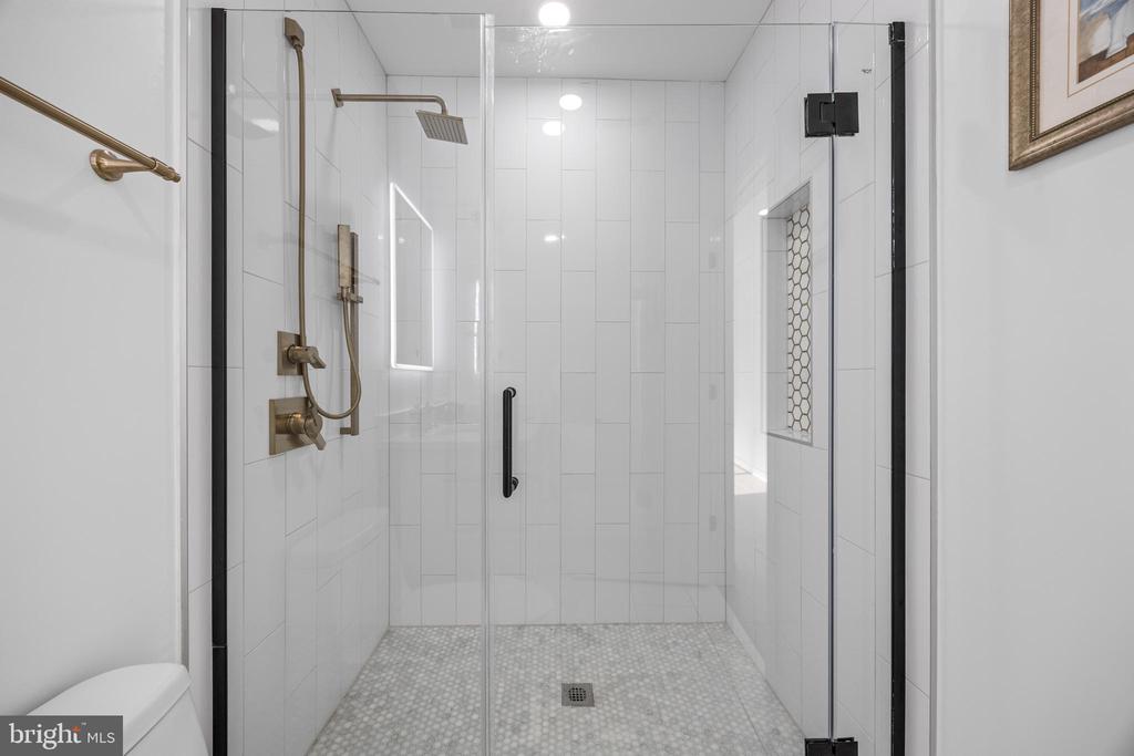 1201 N QUINN STREET Unit: 101