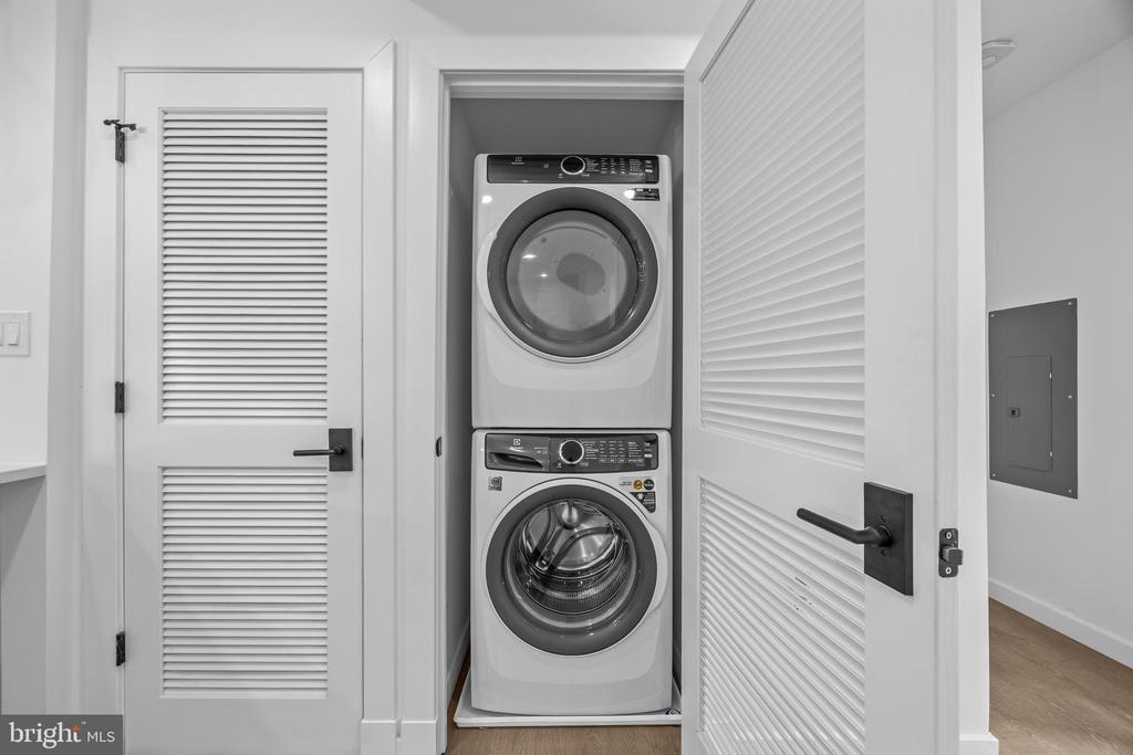 1201 N QUINN STREET Unit: 101
