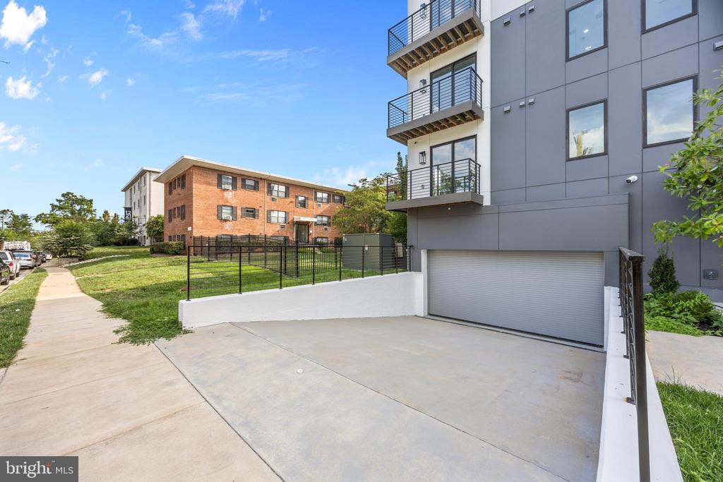 1201 N QUINN STREET Unit: 101