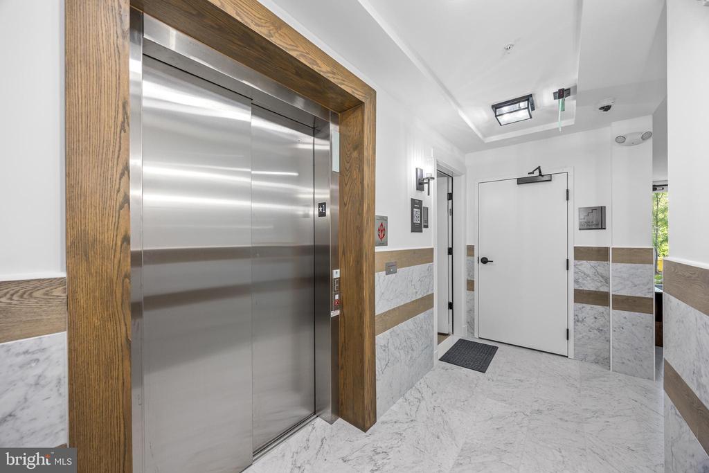 1201 N QUINN STREET Unit: 101