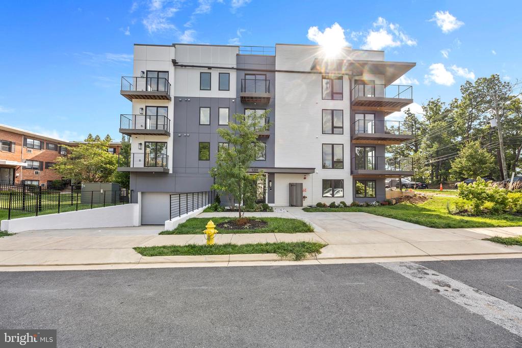 1201 N QUINN STREET Unit: 101