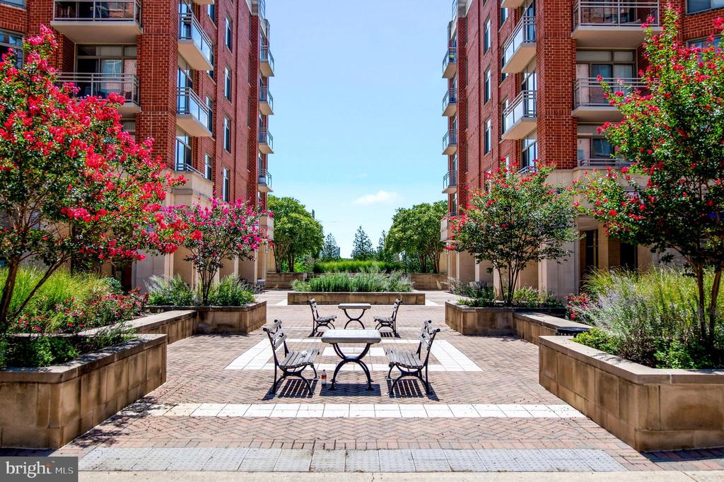 3650 S GLEBE ROAD Unit: 445