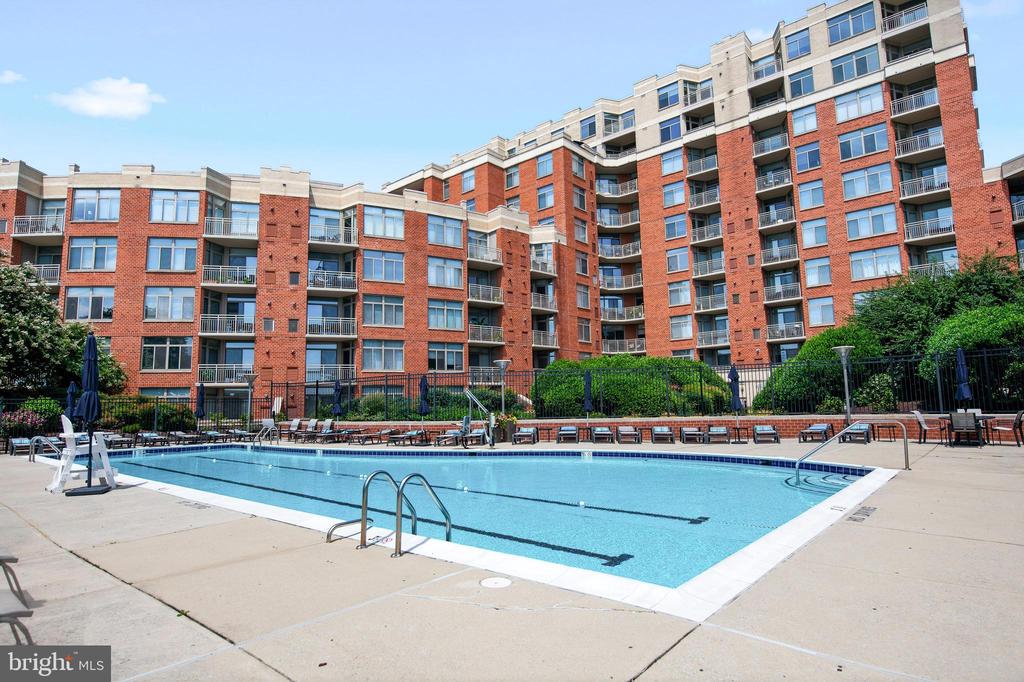 3650 S GLEBE ROAD Unit: 445