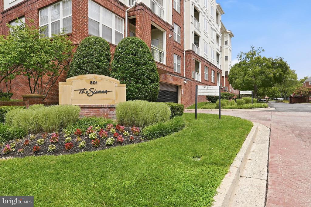 801 S GREENBRIER STREET Unit: 315