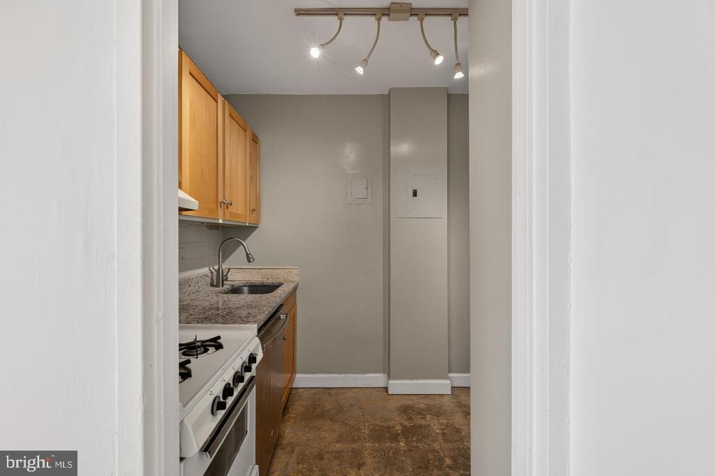 1121 ARLINGTON BOULEVARD Unit: 520
