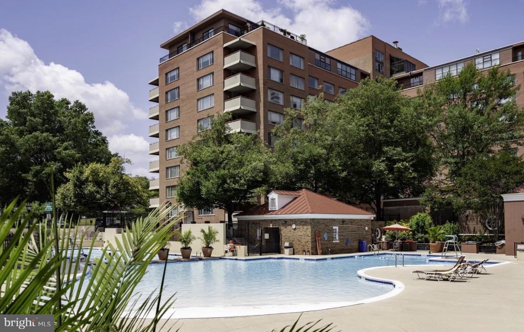1121 ARLINGTON BOULEVARD Unit: 520