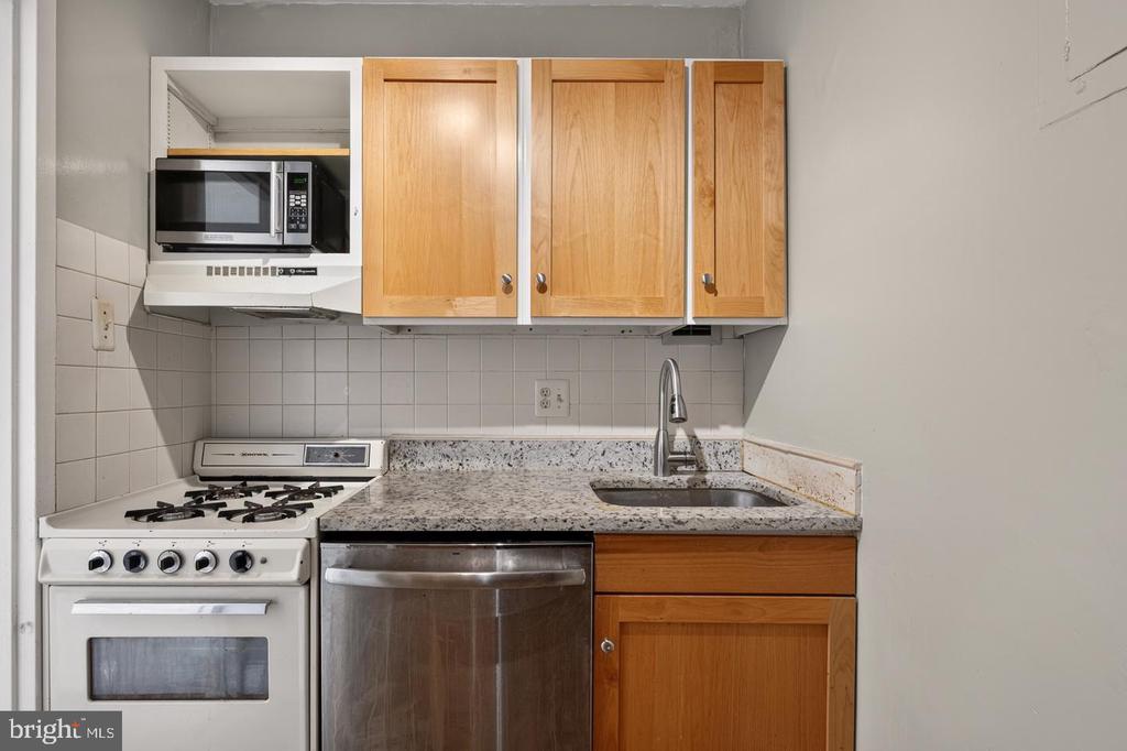 1121 ARLINGTON BOULEVARD Unit: 520