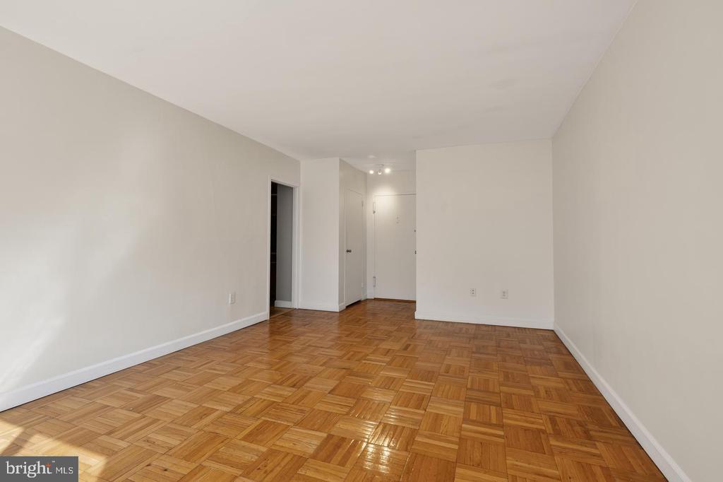 1121 ARLINGTON BOULEVARD Unit: 520