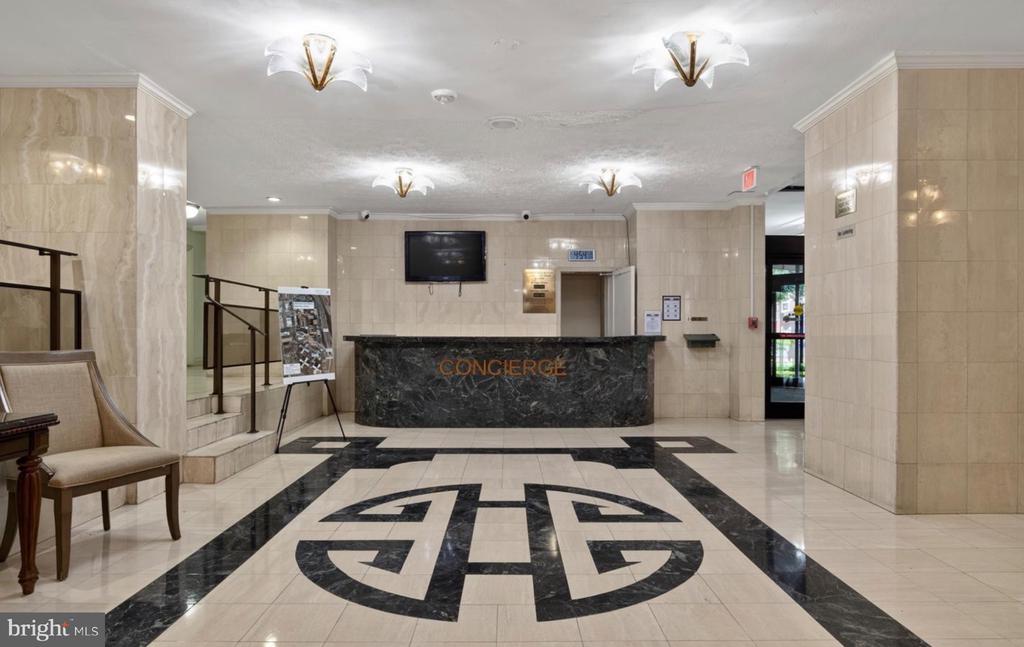 1121 ARLINGTON BOULEVARD Unit: 520