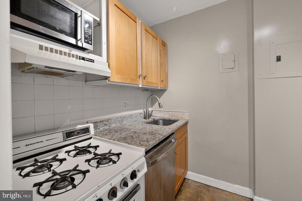 1121 ARLINGTON BOULEVARD Unit: 520