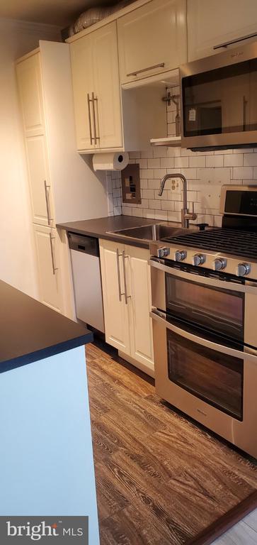 1200 S ARLINGTON RIDGE ROAD Unit: 710